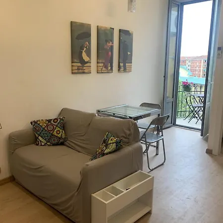 Apartamento Small Terrace Flat - Fast Wifi- Netflix - Corvetto Metro Stop At 50 Mt - 15 Minutes To Duomo Center Milão