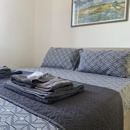 Small Terrace Flat - Fast Wifi- Netflix - Corvetto Metro Stop At 50 Mt - 15 Minutes To Duomo Center Apartamento