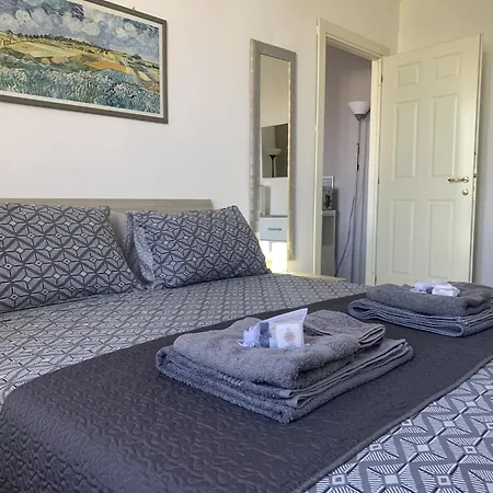 Apartamento Small Terrace Flat - Fast Wifi- Netflix - Corvetto Metro Stop At 50 Mt - 15 Minutes To Duomo Center Milão
