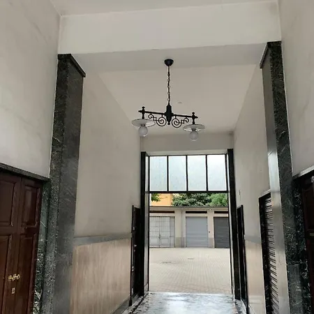 Small Terrace Flat - Fast Wifi- Netflix - Corvetto Metro Stop At 50 Mt - 15 Minutes To Duomo Center Apartamento *