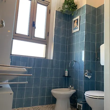 Small Terrace Flat - Fast Wifi- Netflix - Corvetto Metro Stop At 50 Mt - 15 Minutes To Duomo Center Milão