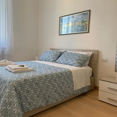 Apartamento Small Terrace Flat - Fast Wifi- Netflix - Corvetto Metro Stop At 50 Mt - 15 Minutes To Duomo Center *