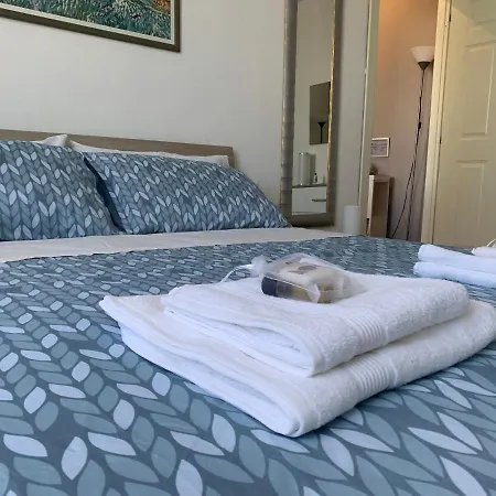 Small Terrace Flat - Fast Wifi- Netflix - Corvetto Metro Stop At 50 Mt - 15 Minutes To Duomo Center Apartamento *
