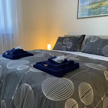 Apartamento Small Terrace Flat - Fast Wifi- Netflix - Corvetto Metro Stop At 50 Mt - 15 Minutes To Duomo Center Milão