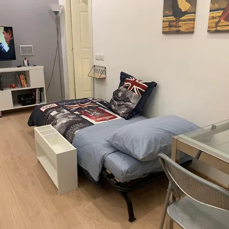 Apartamento Small Terrace Flat - Fast Wifi- Netflix - Corvetto Metro Stop At 50 Mt - 15 Minutes To Duomo Center Milão