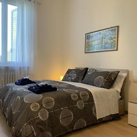 Apartamento Small Terrace Flat - Fast Wifi- Netflix - Corvetto Metro Stop At 50 Mt - 15 Minutes To Duomo Center