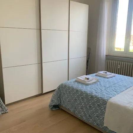 Small Terrace Flat - Fast Wifi- Netflix - Corvetto Metro Stop At 50 Mt - 15 Minutes To Duomo Center * Milão