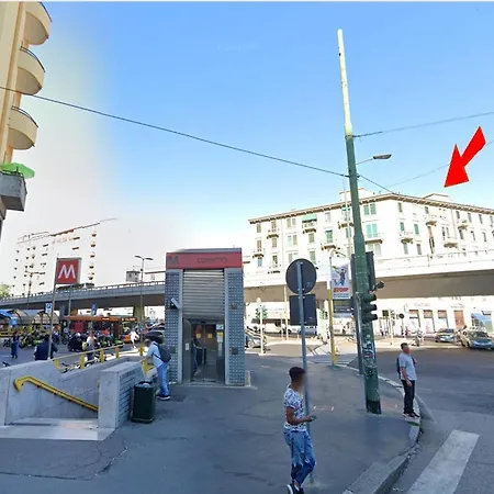 Apartamento Small Terrace Flat - Fast Wifi- Netflix - Corvetto Metro Stop At 50 Mt - 15 Minutes To Duomo Center *